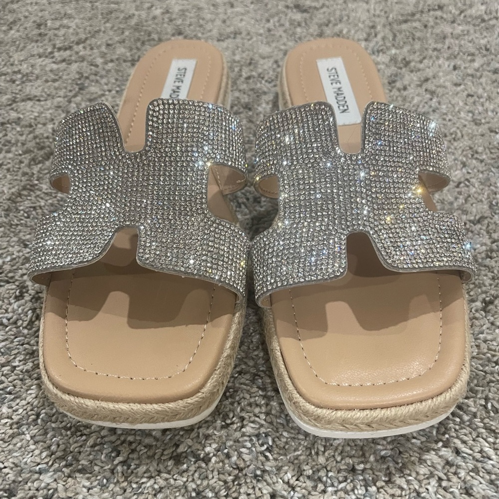 Steve Madden size 9 rhinestone flat sandals